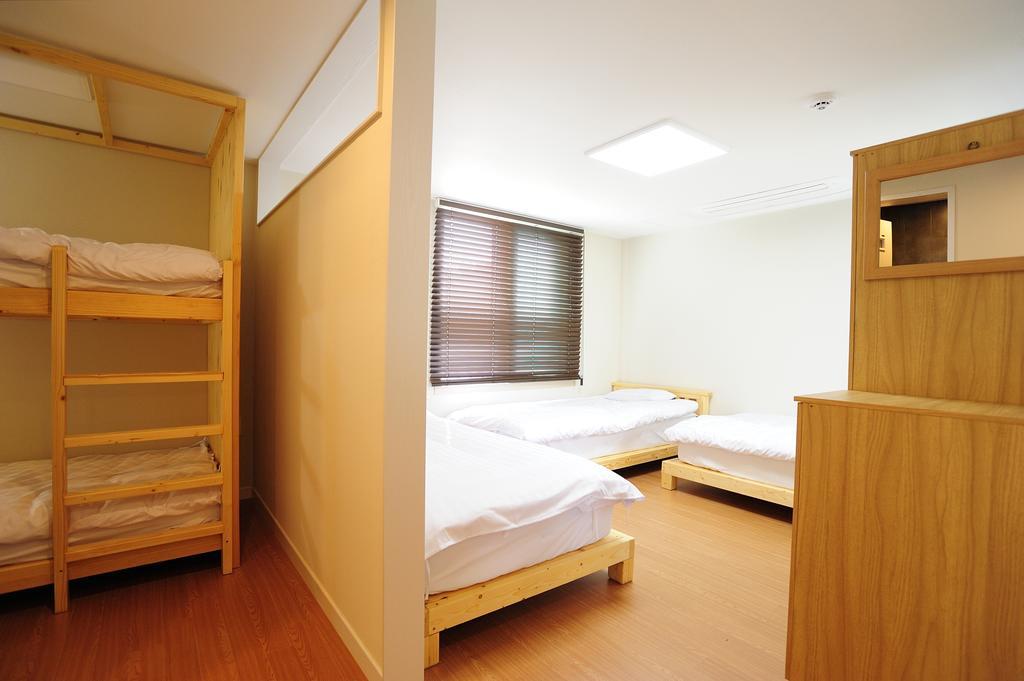 Hannah Guesthouse Jeju by Eksteriør bilde