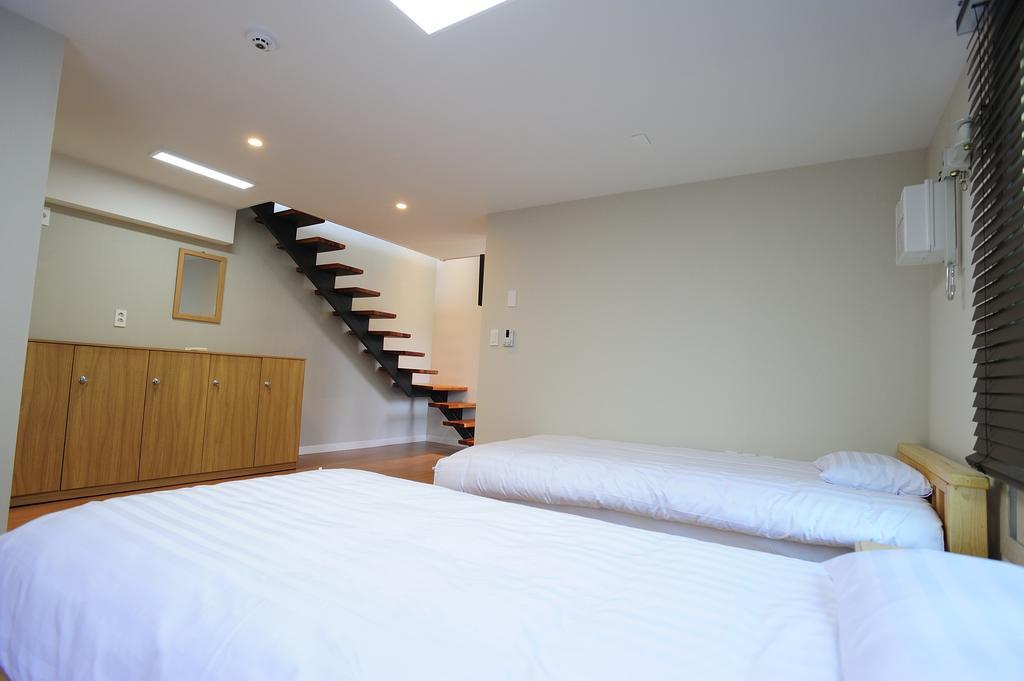 Hannah Guesthouse Jeju by Eksteriør bilde